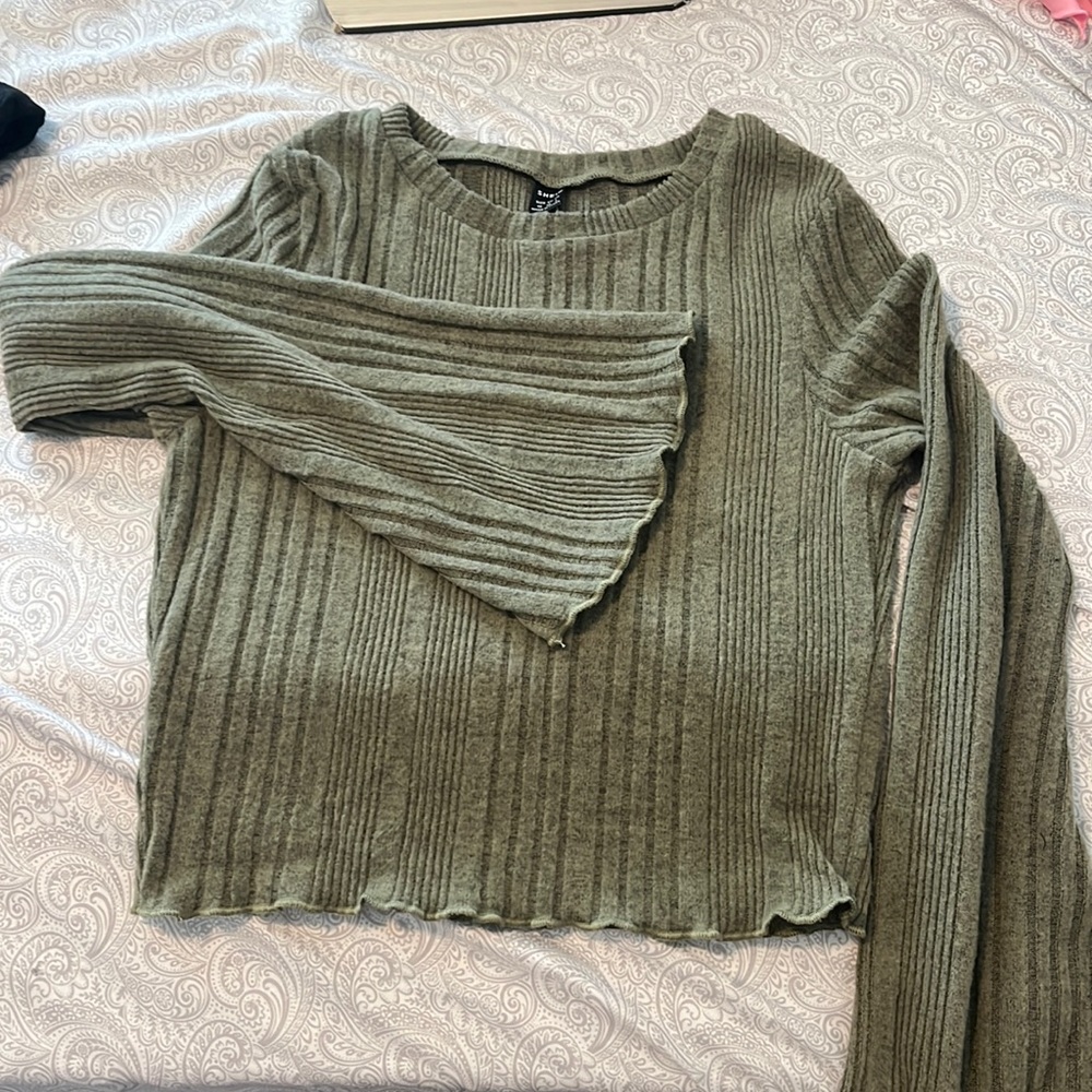 Army green lettuce trim long bell sleeve